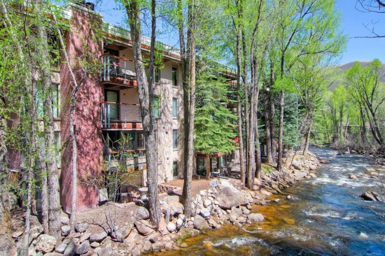 Chateau Eau Claire Unit 17, Serene Condo Overlooking The River With Many Upgrades Aspen Exterior foto