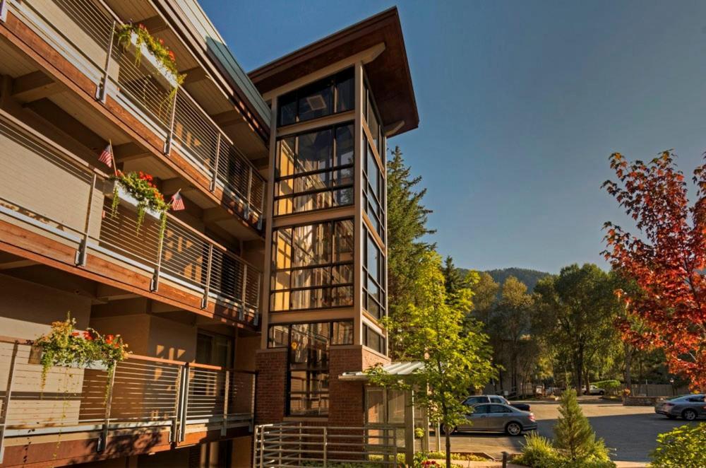 Chateau Eau Claire Unit 17, Serene Condo Overlooking The River With Many Upgrades Aspen Exterior foto