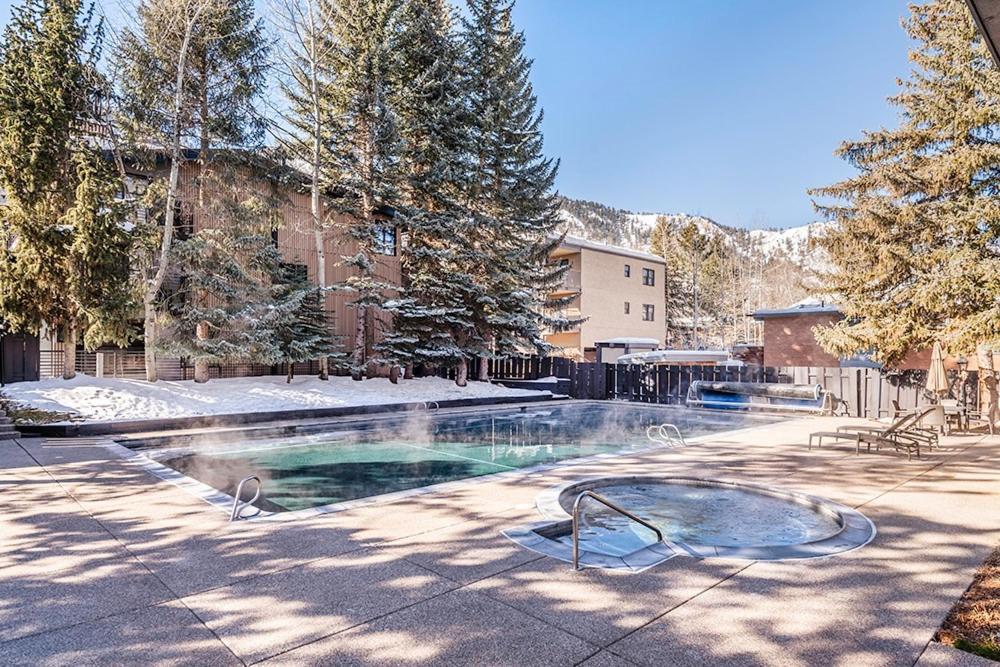 Chateau Eau Claire Unit 17, Serene Condo Overlooking The River With Many Upgrades Aspen Exterior foto